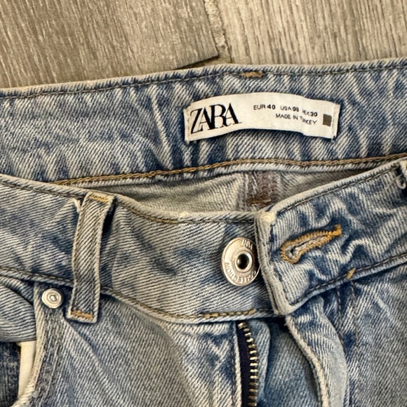 Distressed Zara Light Blue Women's Jeans - Picture 3 of 4